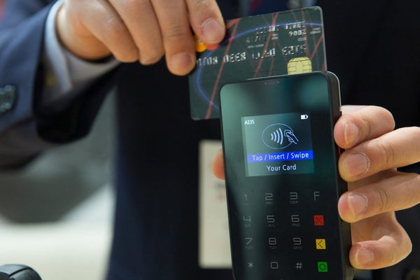 A Contactless Christmas: What Paywave Means for Christmas Spending